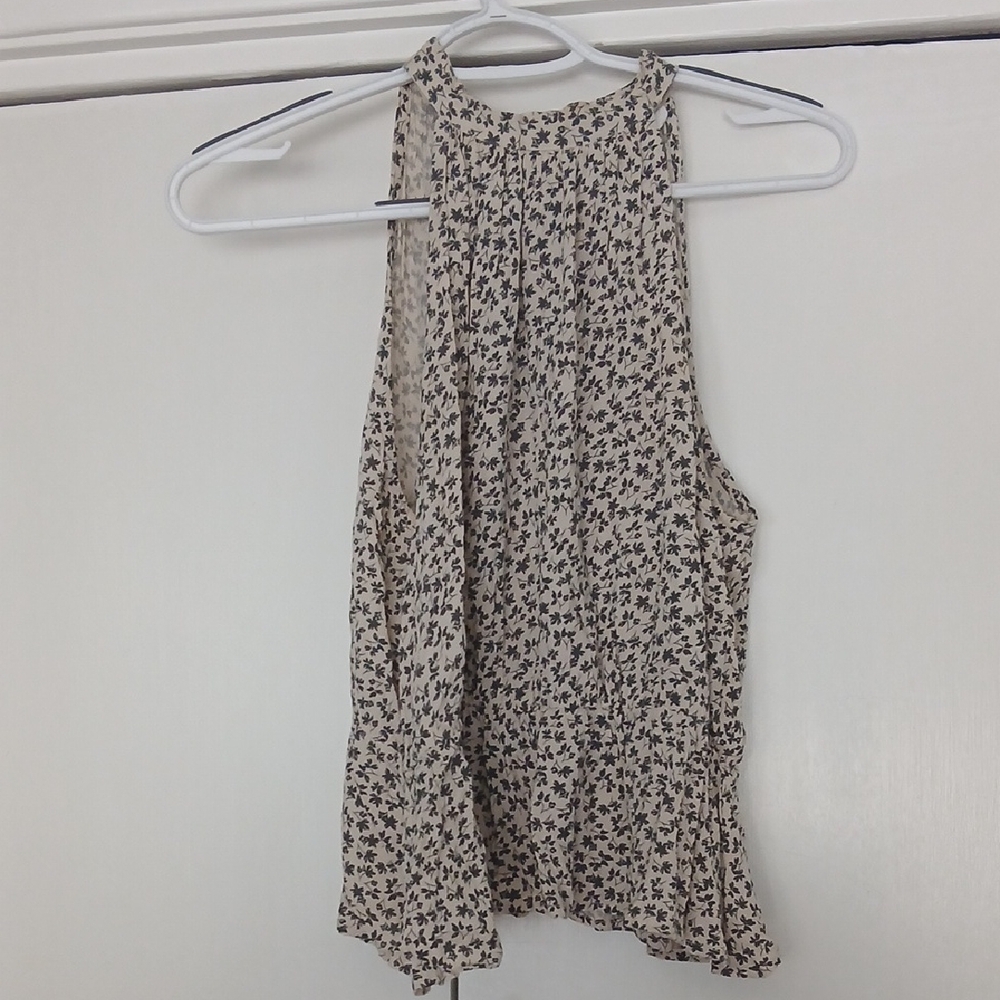 Floral Sleeveless Blouse